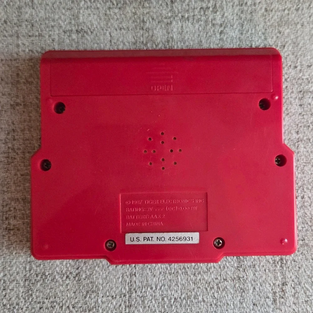 Vintage 1987 Tiger Electronics Mouse Maze Handheld LCD Game Red Retro Tested